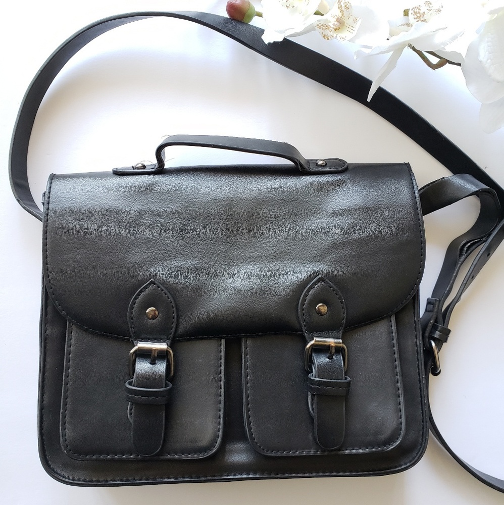 FINAL SALE!❤ BSK MUST HAVE BAG